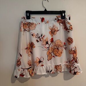 3/$30 ✨ Floral White Skirt